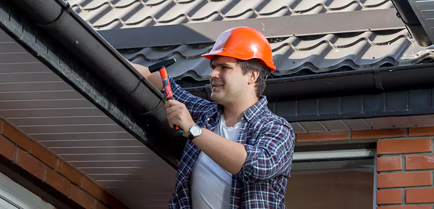 Gutter Fascia Repair in Lombard